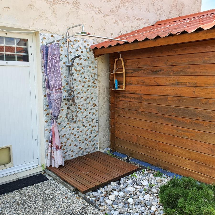Le Petit Manoir Bed and Breakfast Vaux-sur-Mer Εξωτερικό φωτογραφία